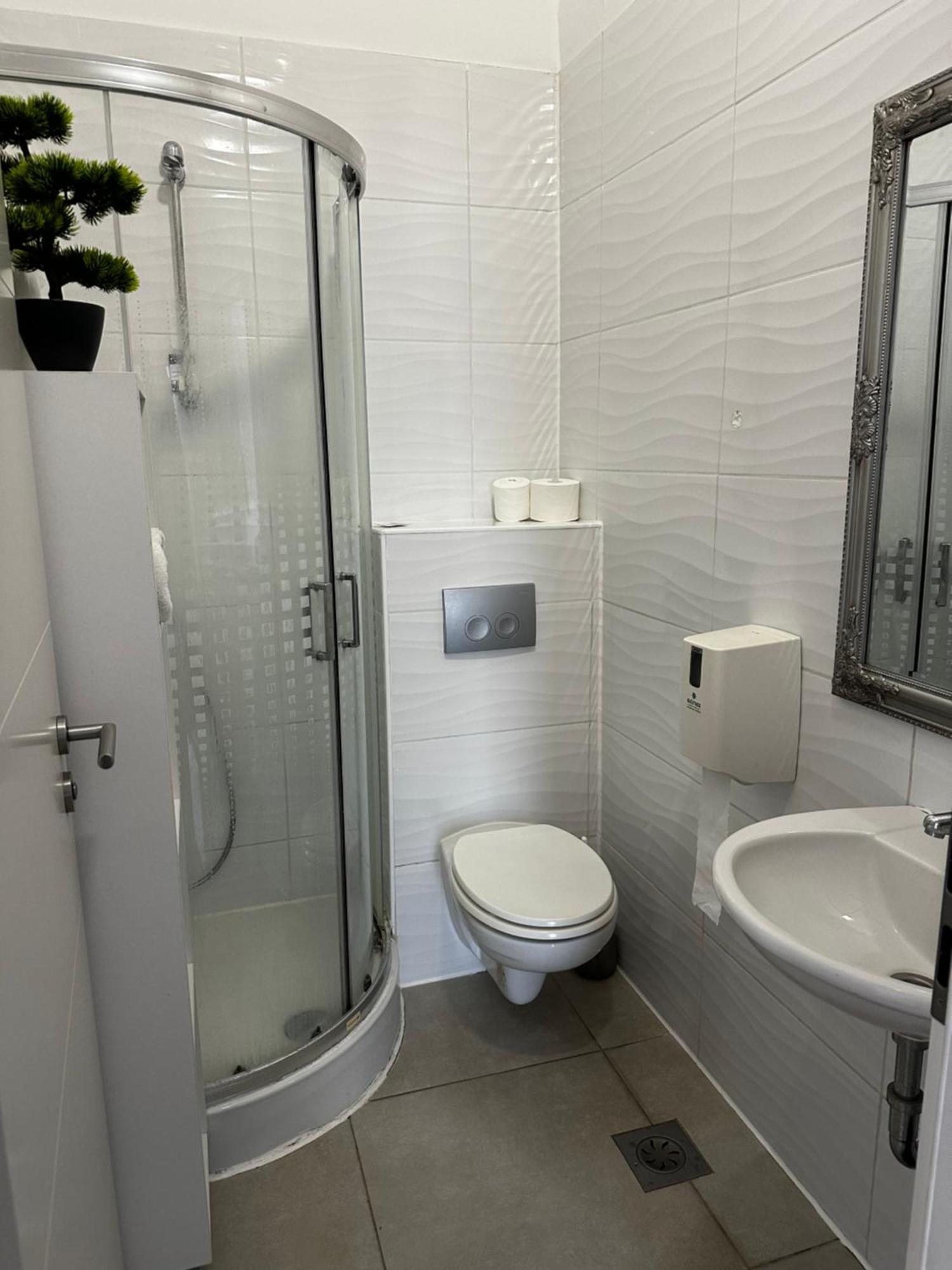 Guesthouse Pri Tonetu Ptuj Buitenkant foto