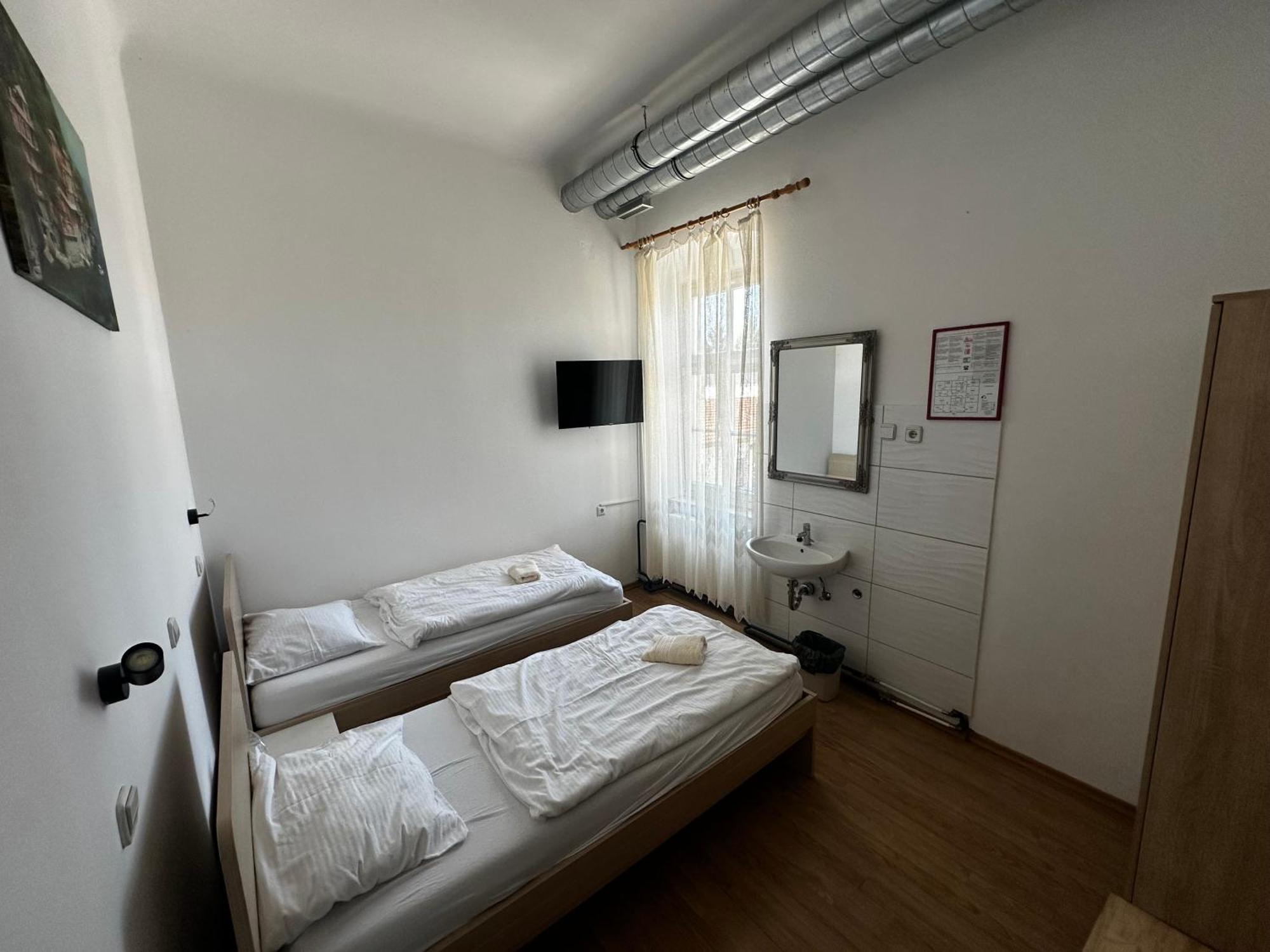 Guesthouse Pri Tonetu Ptuj Buitenkant foto